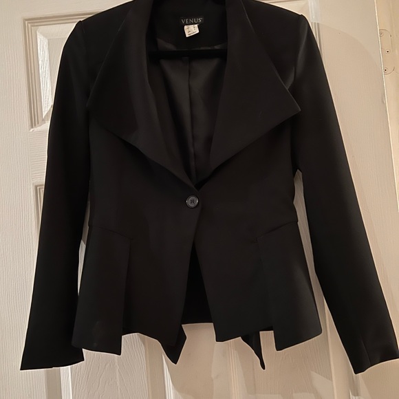 VENUS Jackets & Blazers - Venus black jacket with high/low panels & stitching in back